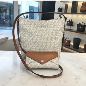 Michael Kors White and Tan Women's Crossbody Bag Set